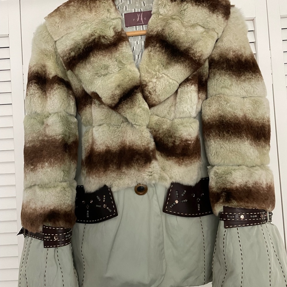 Fur coat. Made in Italy. Mint green color. Size S